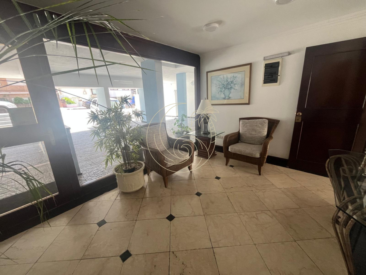 Apartamento ID.21093187 - Excelente departamento en venta en La Pensinula de Punta del Este, a 50mts del mar.