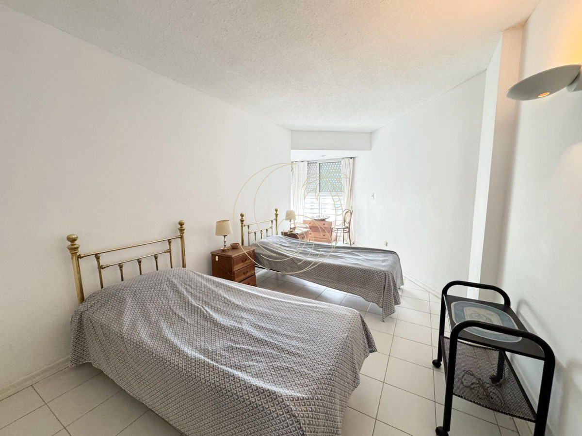 Apartamento ID.21092888 - TORRE CRISTAL, PRIMERA LINEA AL MAR 