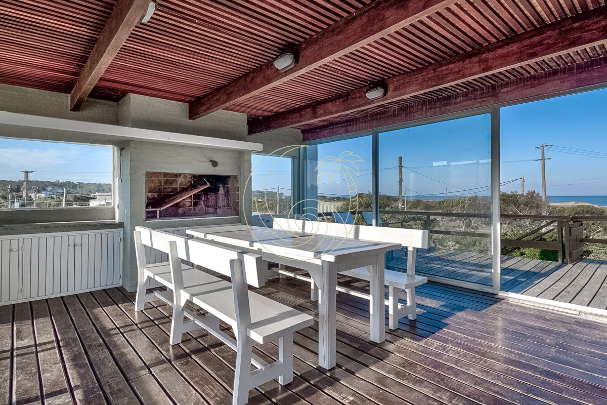 Casa ID.21090874 - CASA EN VENTA PRIMERA LINEA AL MAR , BALNEARIO BS