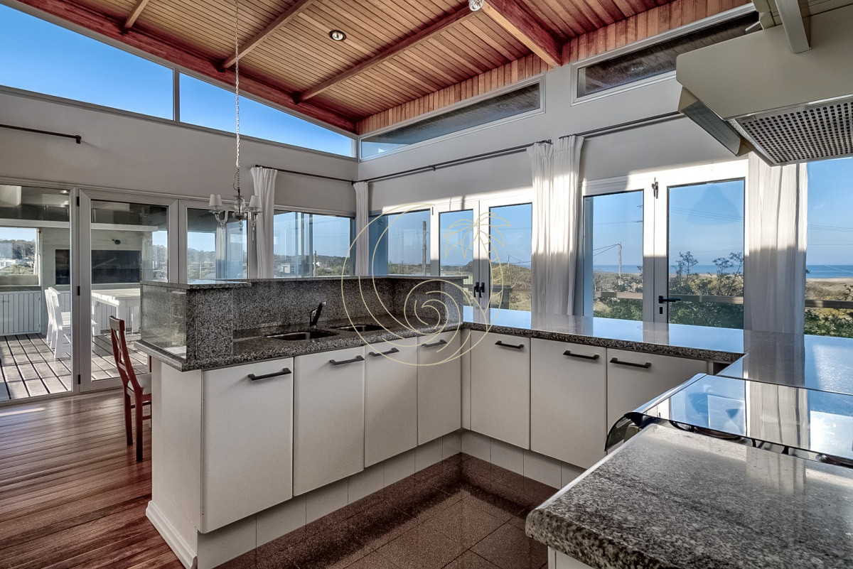 Casa ID.21090874 - CASA EN VENTA PRIMERA LINEA AL MAR , BALNEARIO BS