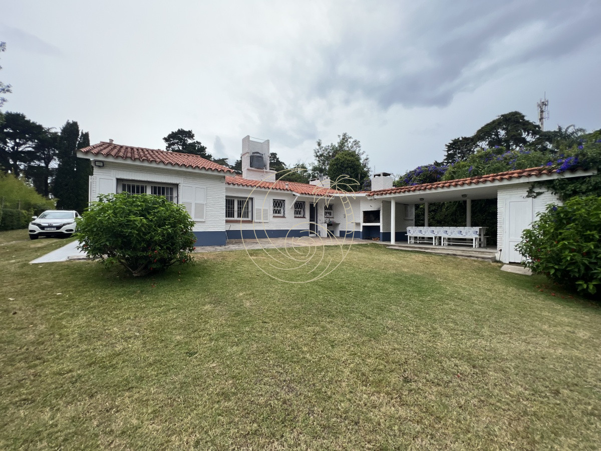 Casa ID.21091935 - Casa en Venta de 4 dormitorios en el Golf, Punta del Este!