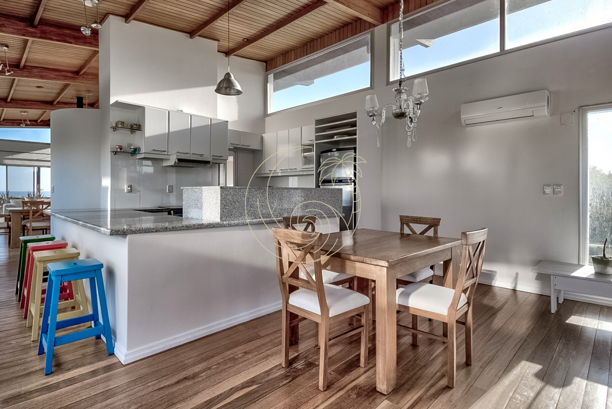 Casa ID.21090874 - CASA EN VENTA PRIMERA LINEA AL MAR , BALNEARIO BS