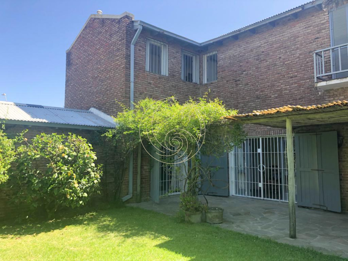 Casa ID.21092146 - Alquiler anual, casa de 4 dormitorios