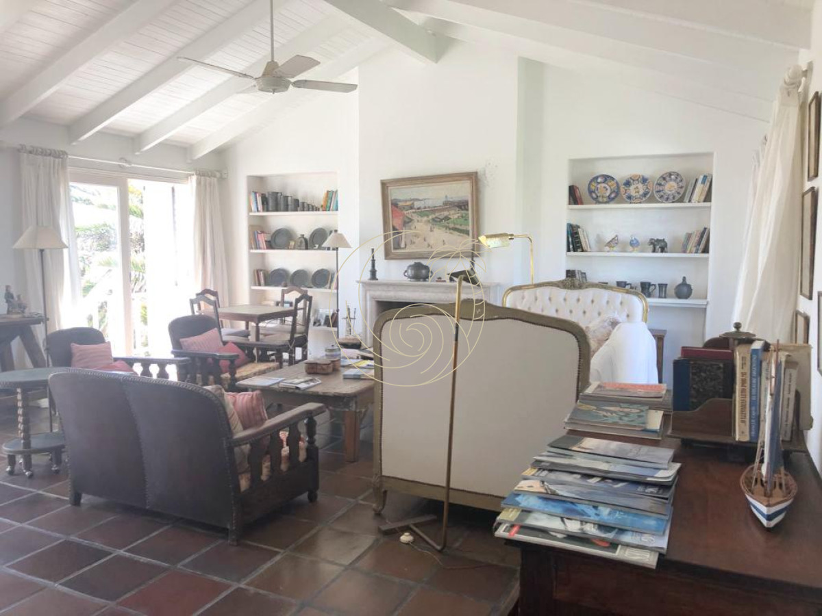 Casa ID.21092146 - Alquiler anual, casa de 4 dormitorios
