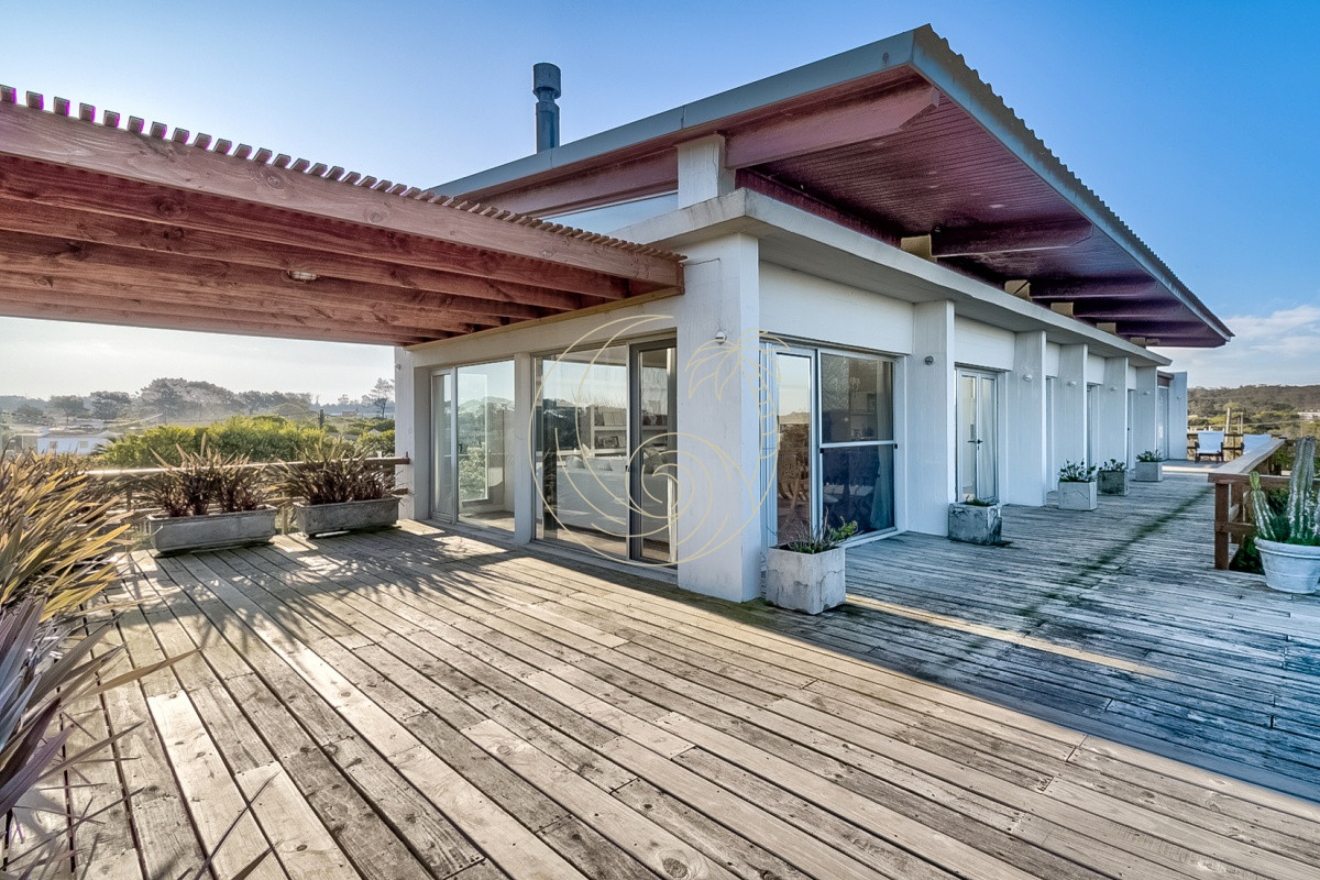Casa ID.21090874 - CASA EN VENTA PRIMERA LINEA AL MAR , BALNEARIO BS