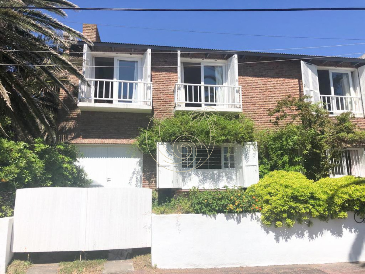 Casa ID.21092146 - Alquiler anual, casa de 4 dormitorios