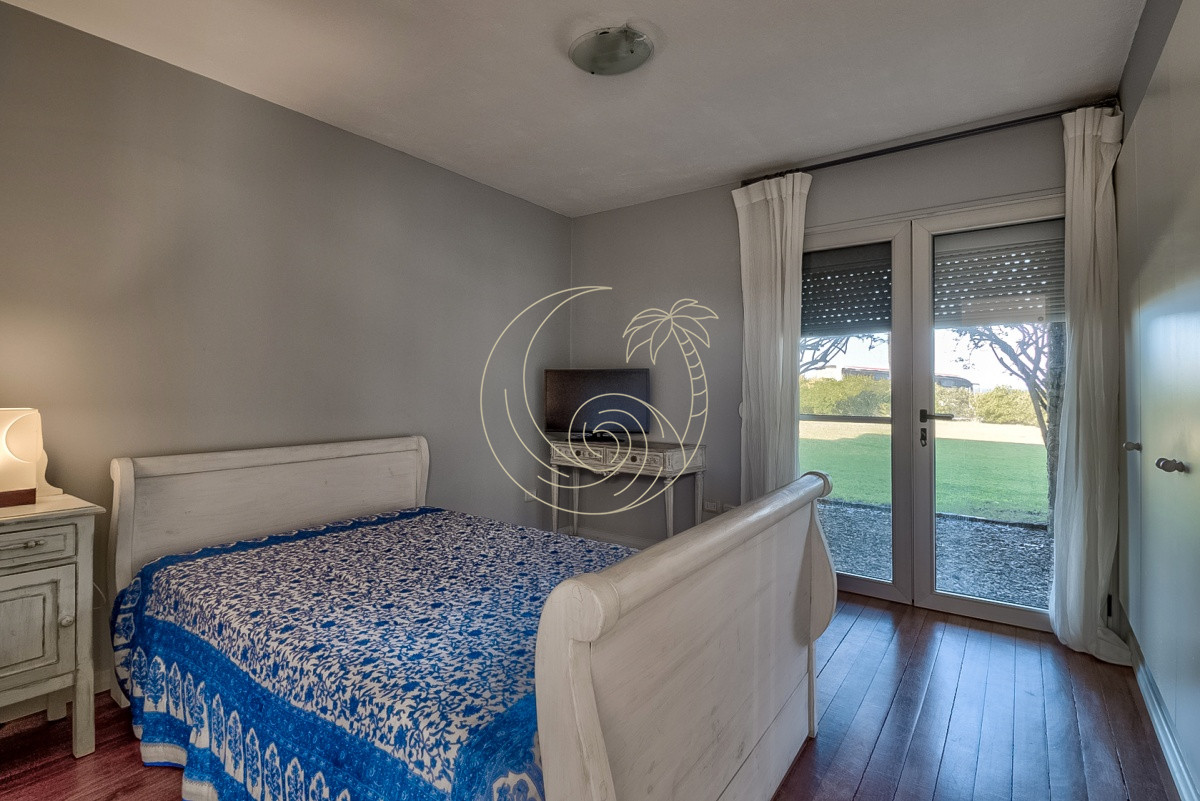 Casa ID.21090874 - CASA EN VENTA PRIMERA LINEA AL MAR , BALNEARIO BS