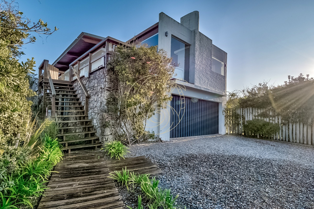 Casa ID.21090874 - CASA EN VENTA PRIMERA LINEA AL MAR , BALNEARIO BS