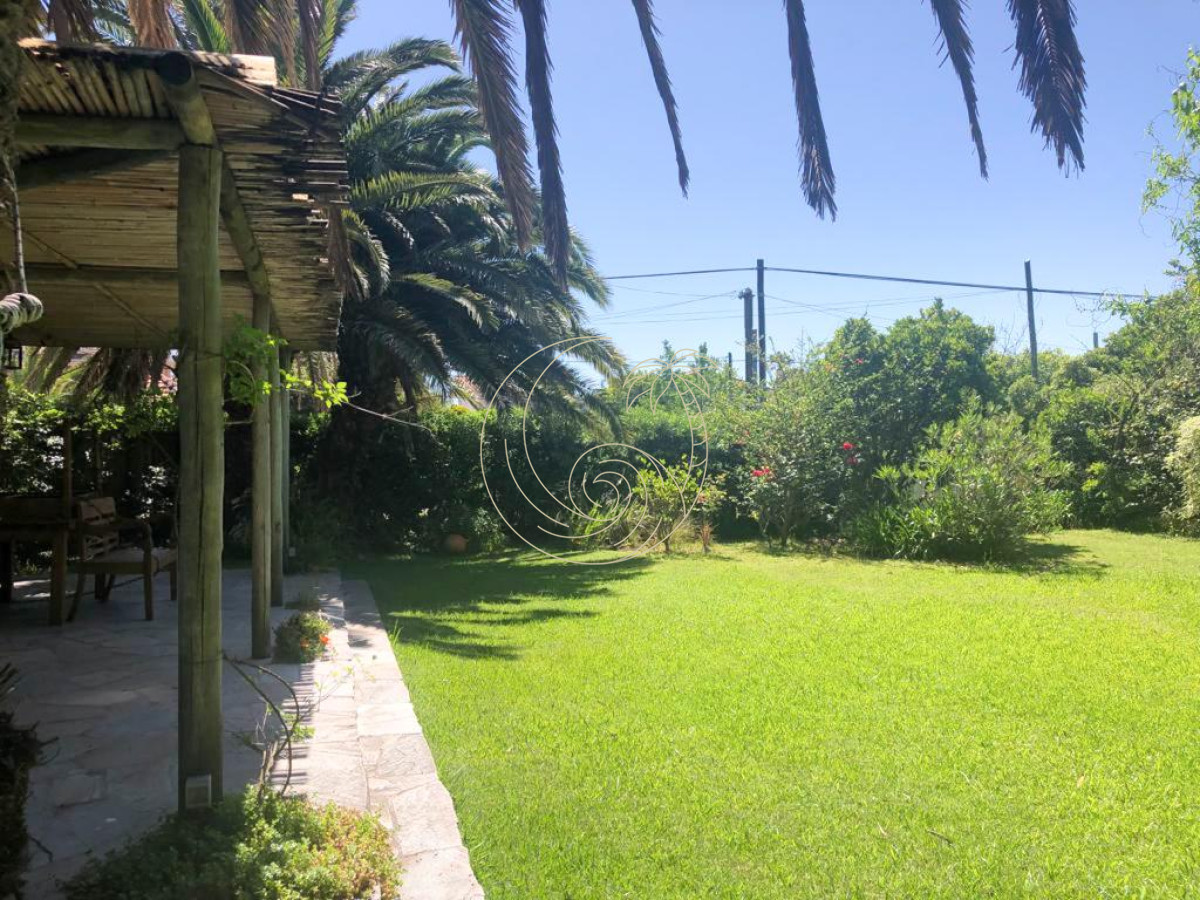Casa ID.21092146 - Alquiler anual, casa de 4 dormitorios