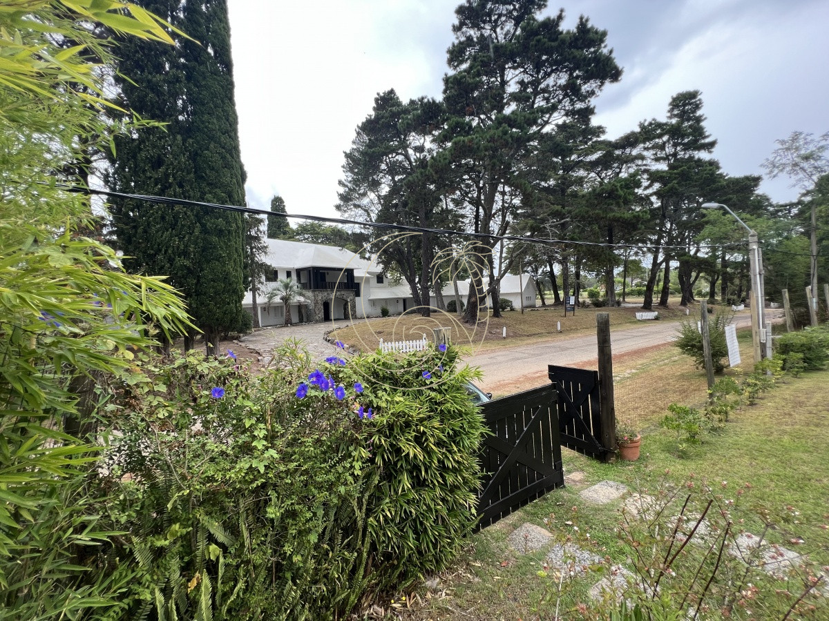 Casa ID.21091935 - Casa en Venta de 4 dormitorios en el Golf, Punta del Este!