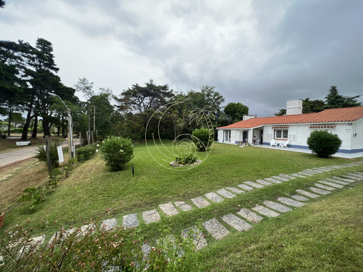 Casa ID.21091935 - Casa en Venta de 4 dormitorios en el Golf, Punta del Este!