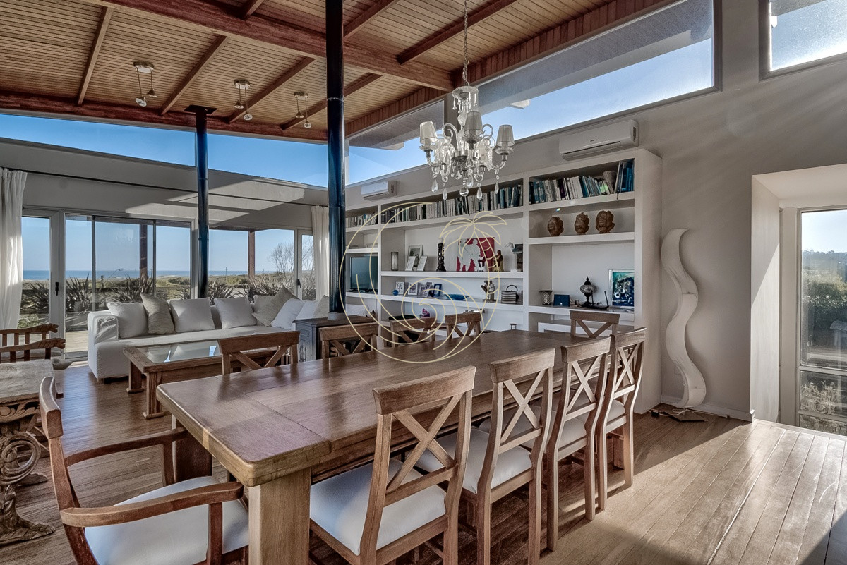Casa ID.21090874 - CASA EN VENTA PRIMERA LINEA AL MAR , BALNEARIO BS