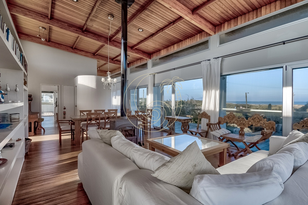 Casa ID.21090874 - CASA EN VENTA PRIMERA LINEA AL MAR , BALNEARIO BS
