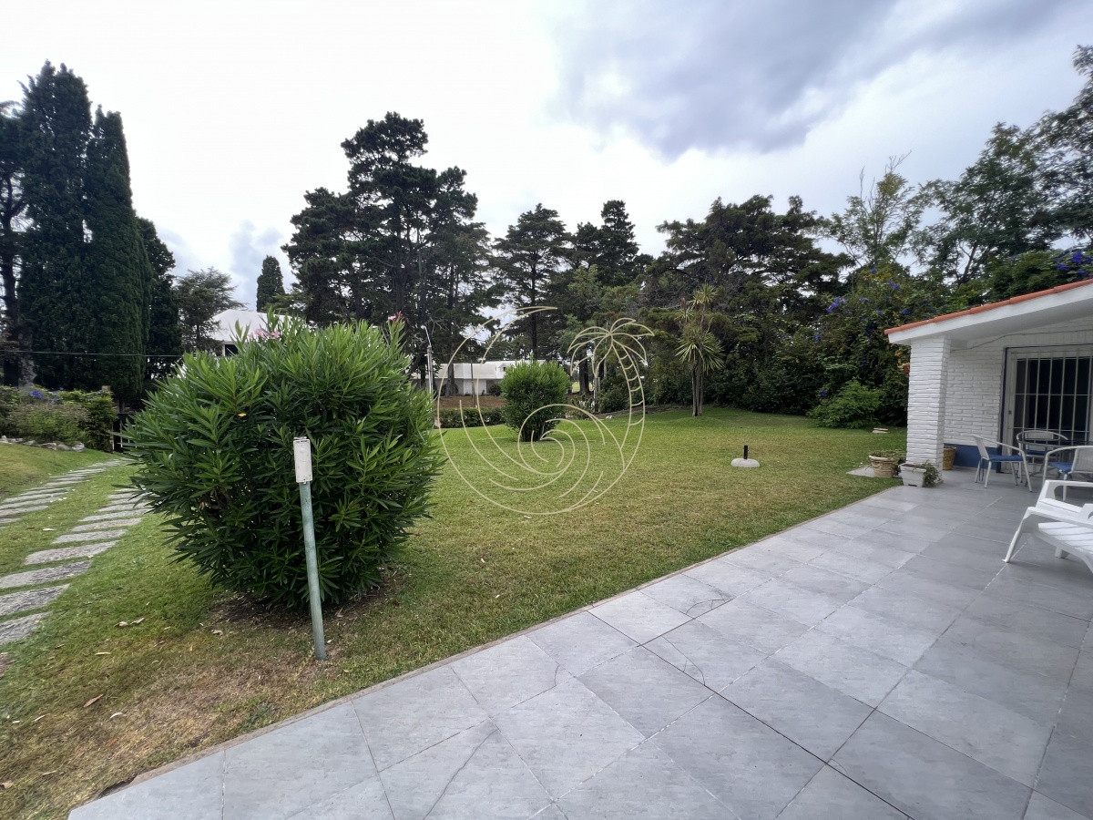 Casa ID.21091935 - Casa en Venta de 4 dormitorios en el Golf, Punta del Este!