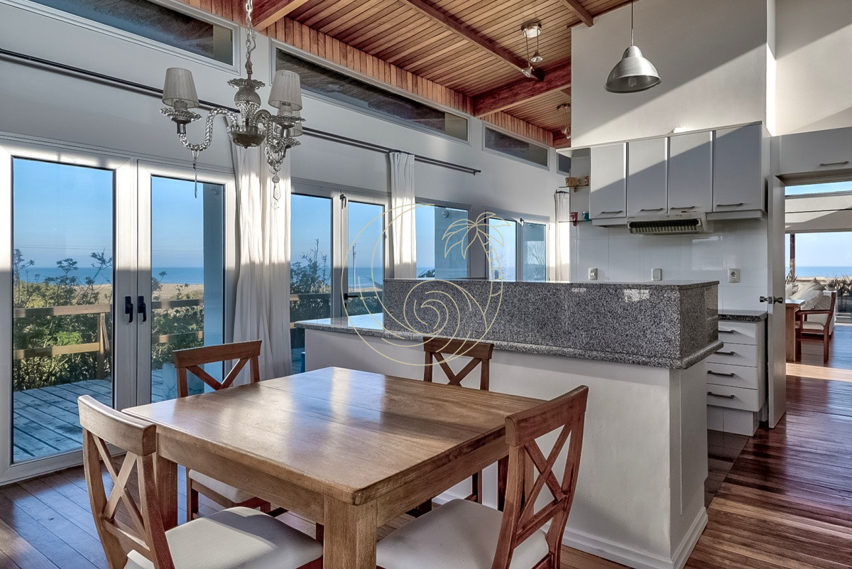 Casa ID.21090874 - CASA EN VENTA PRIMERA LINEA AL MAR , BALNEARIO BS