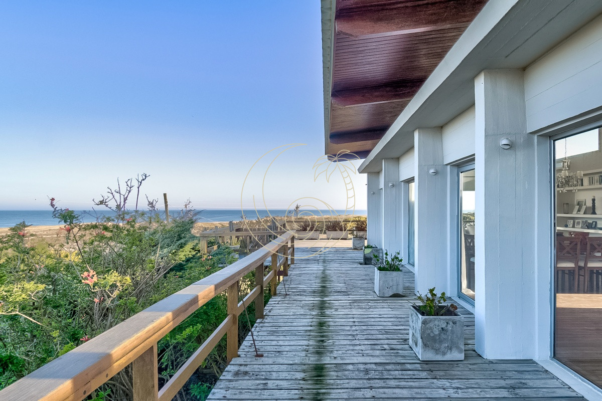 Casa ID.21090874 - CASA EN VENTA PRIMERA LINEA AL MAR , BALNEARIO BS
