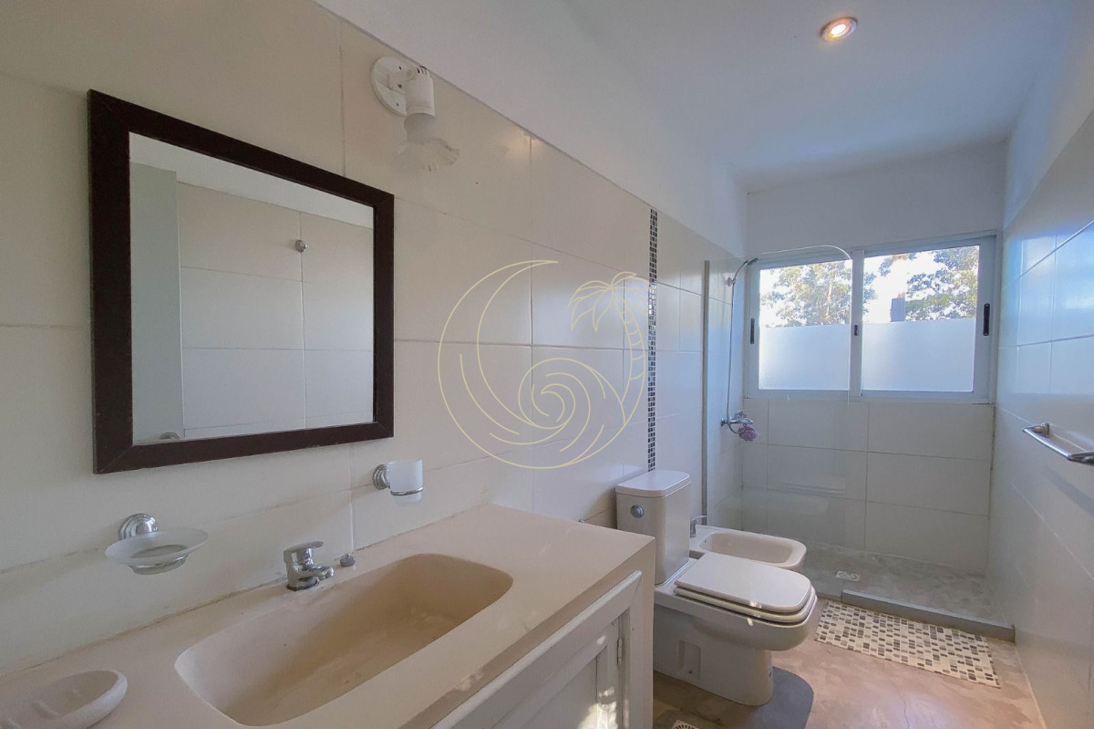 Casa ID.21090871 - Venta de Casa 5 Dormitorios en Balneario Buenos Aires.
