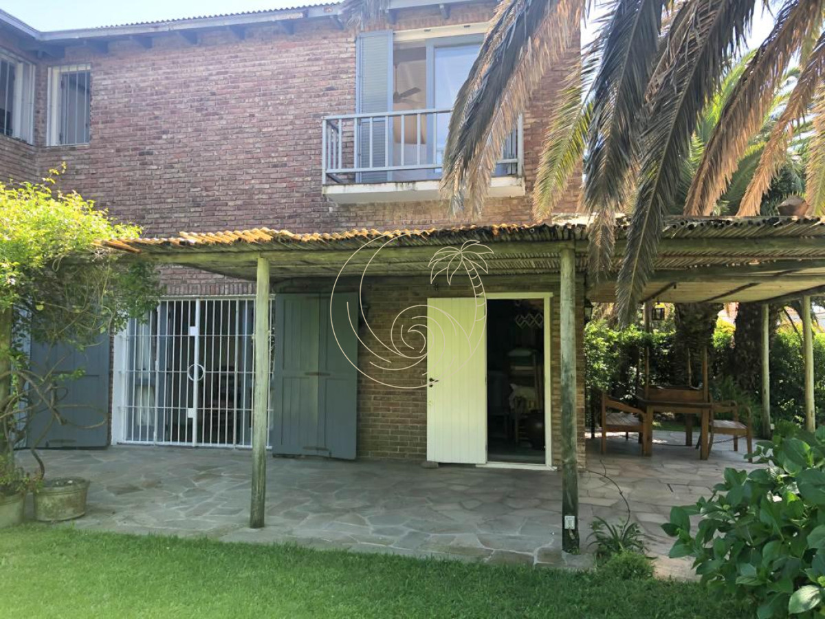 Casa ID.21092146 - Alquiler anual, casa de 4 dormitorios