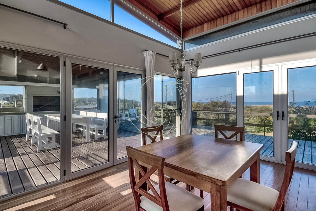 Casa ID.21090874 - CASA EN VENTA PRIMERA LINEA AL MAR , BALNEARIO BS