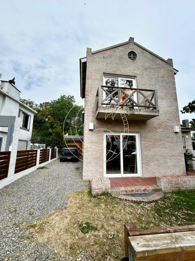Casa ID.21093138 - Excelente Casa en El Tesoro en Alquiler Temporal a 100 mts del mar.