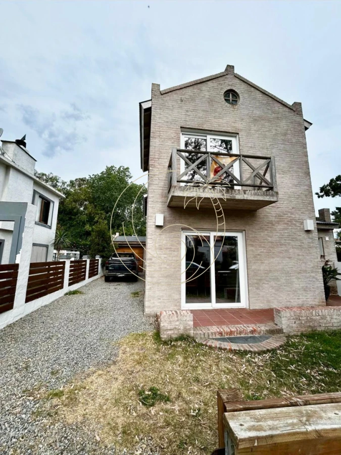 Casa ID.21093138 - Excelente Casa en El Tesoro en Alquiler Temporal a 100 mts del mar.