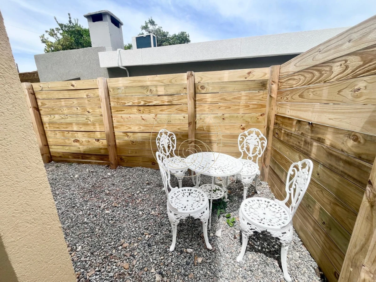 Casa ID.21093169 - Loft en Alquiler Anual en El Chorro a 100 mts del mar.