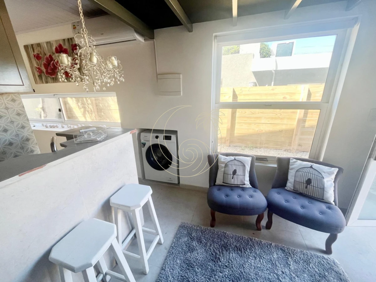 Casa ID.21093169 - Loft en Alquiler Anual en El Chorro a 100 mts del mar.