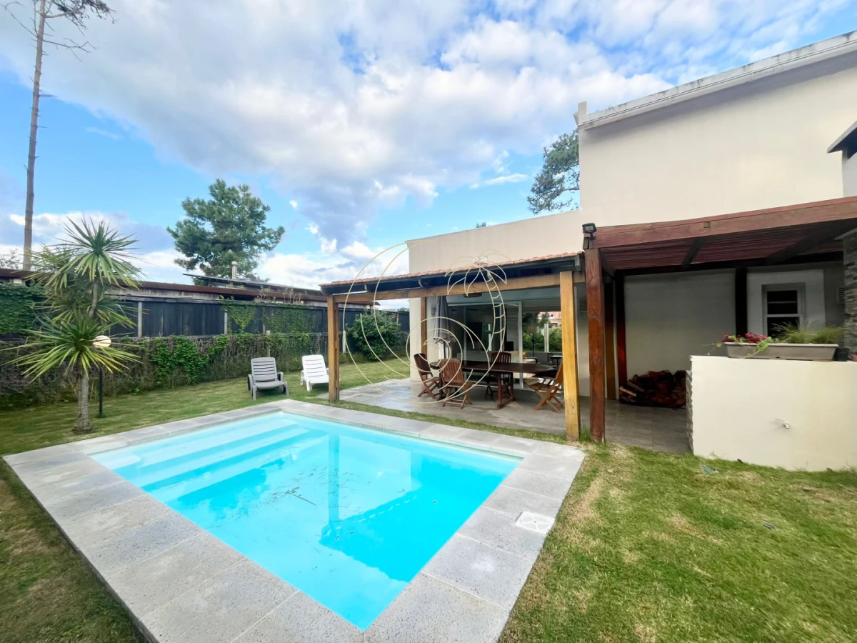 Casa ID.21093202 - Excelente casa en Montoya, en alquiler de temporada a una cuadra del mar.