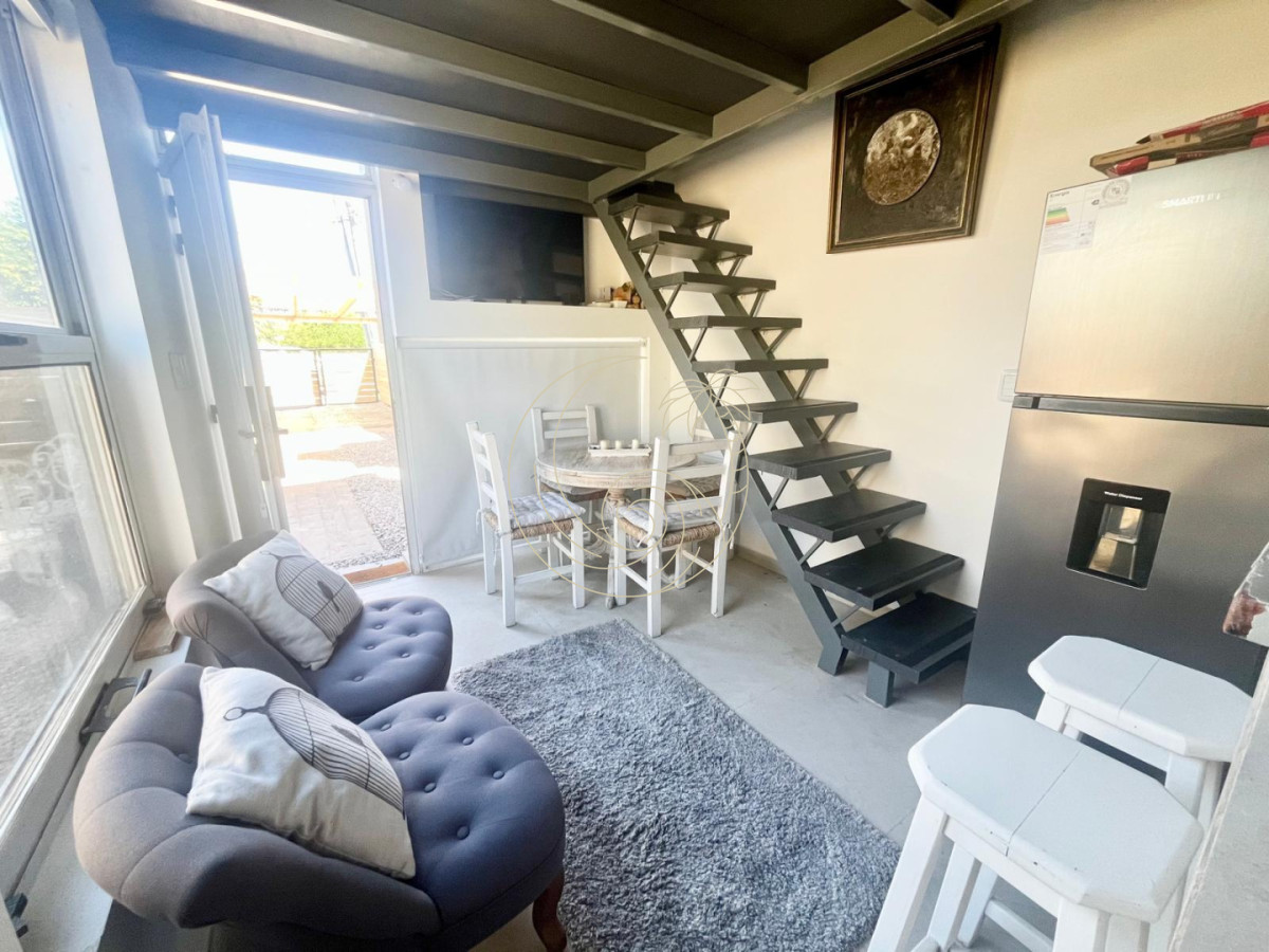Casa ID.21093169 - Loft en Alquiler Anual en El Chorro a 100 mts del mar.