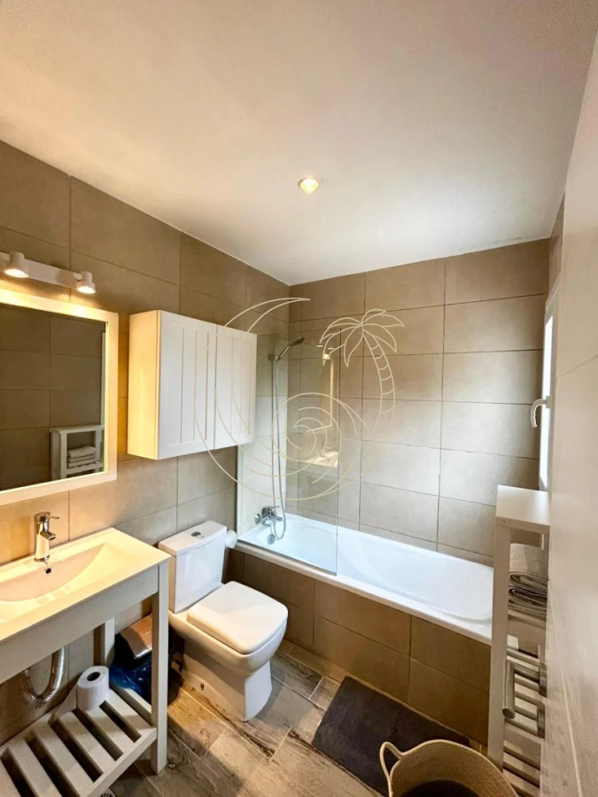 Casa ID.21093138 - Excelente Casa en El Tesoro en Alquiler Temporal a 100 mts del mar.