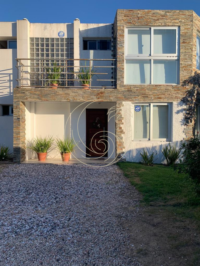 Casa ID.21093287 - Hermosa y Acogedora Casa en Las Grutas - Punta Ballena, a pasos del mar