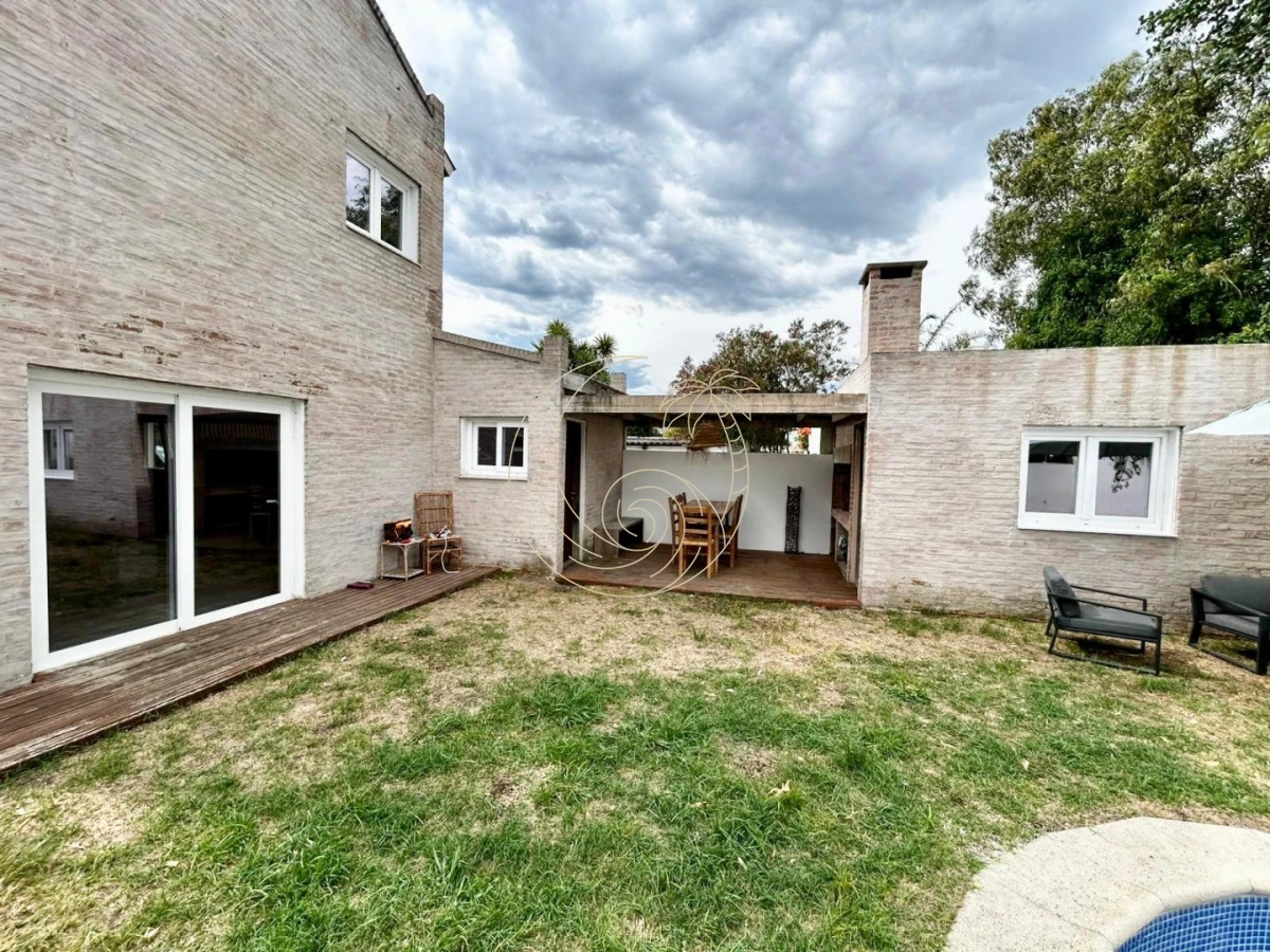 Casa ID.21093138 - Excelente Casa en El Tesoro en Alquiler Temporal a 100 mts del mar.