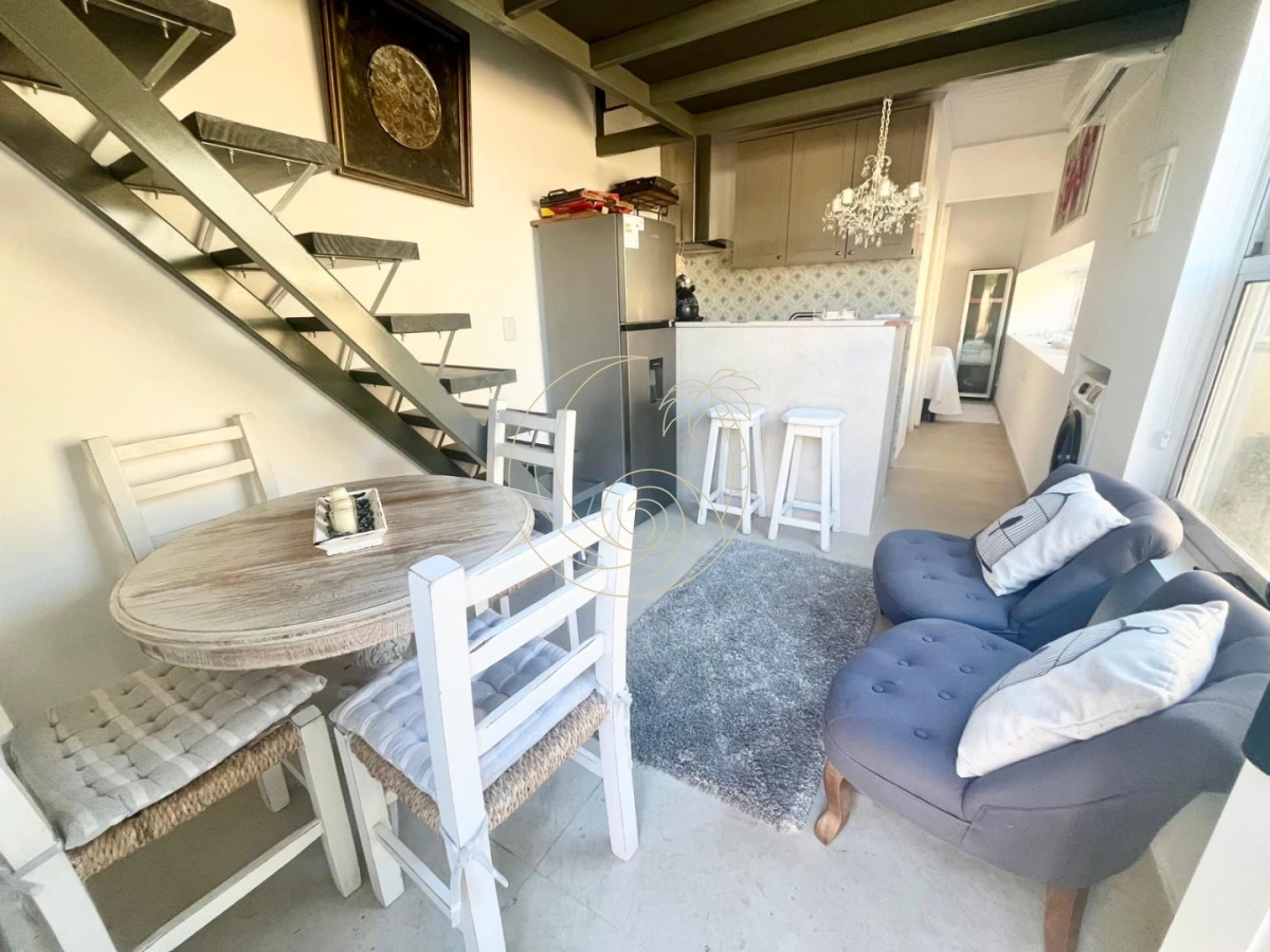 Casa ID.21093169 - Loft en Alquiler Anual en El Chorro a 100 mts del mar.