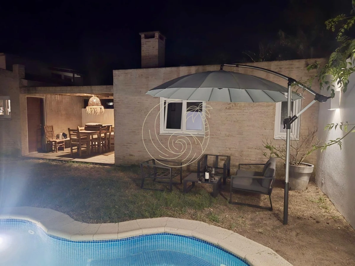 Casa ID.21093138 - Excelente Casa en El Tesoro en Alquiler Temporal a 100 mts del mar.