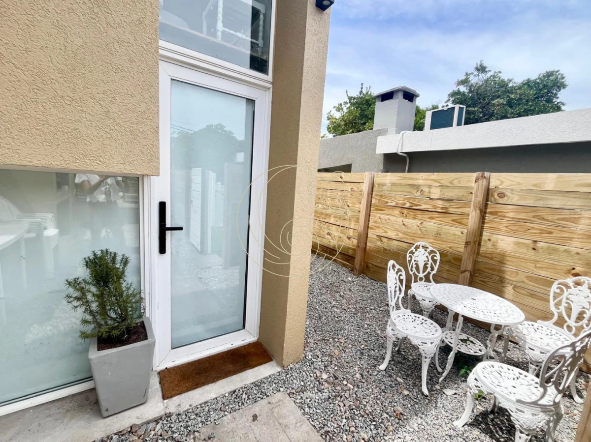 Casa ID.21093169 - Loft en Alquiler Anual en El Chorro a 100 mts del mar.