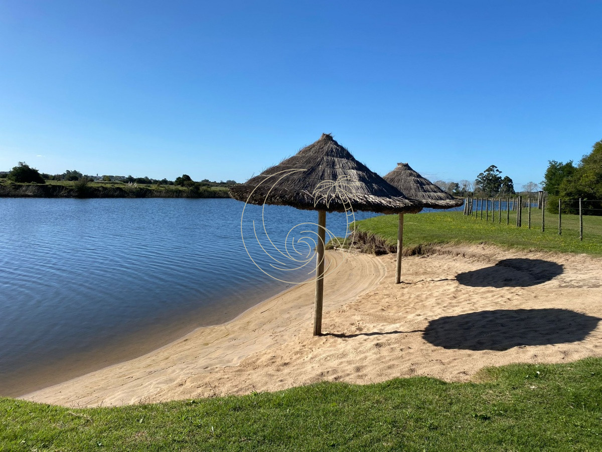 Terreno ID.21092357 - Terreno en Venta en Barrio Privado El Quijote, La Barra