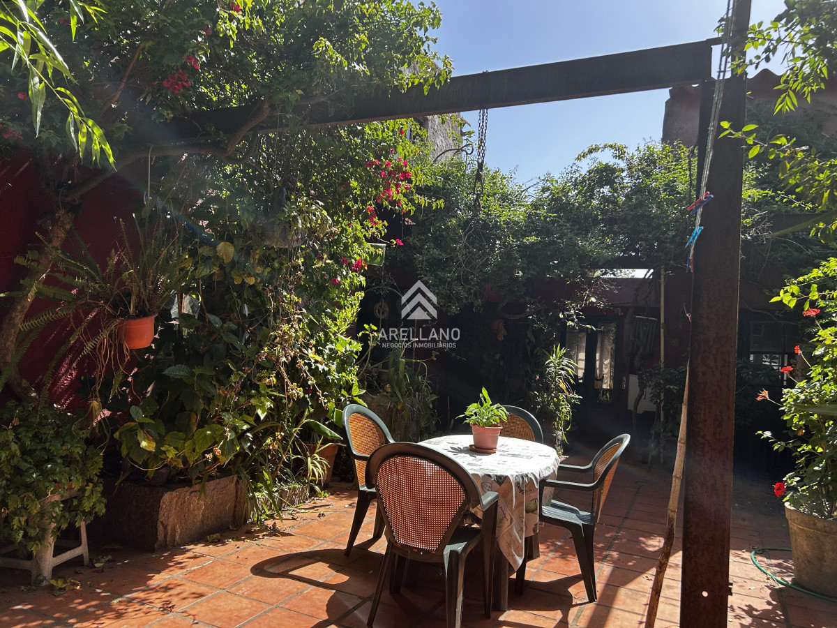 Casa ID.5711 - Ideal para comercio o vivienda