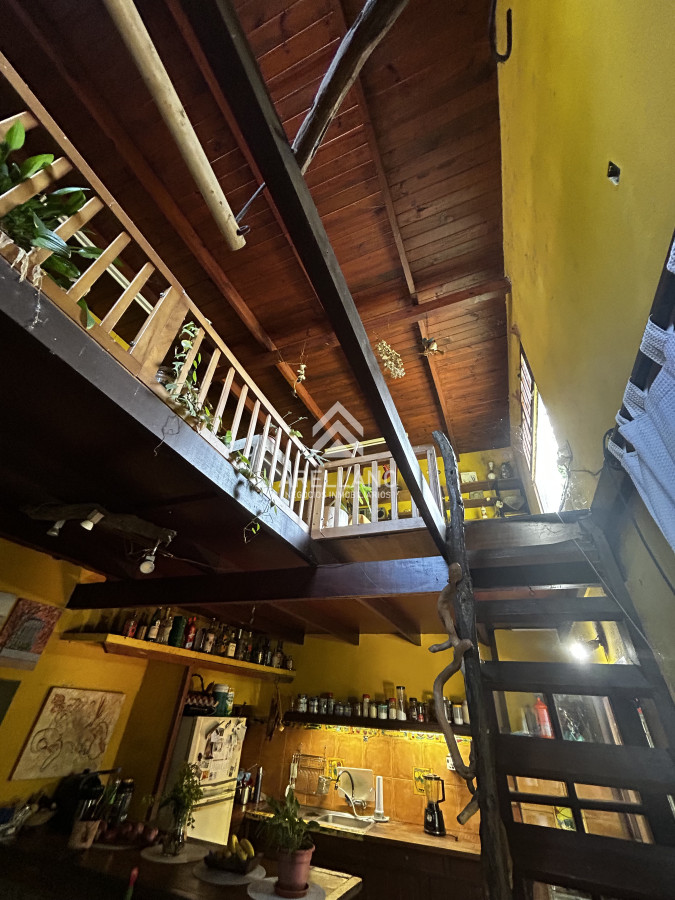 Casa ID.5711 - Ideal para comercio o vivienda