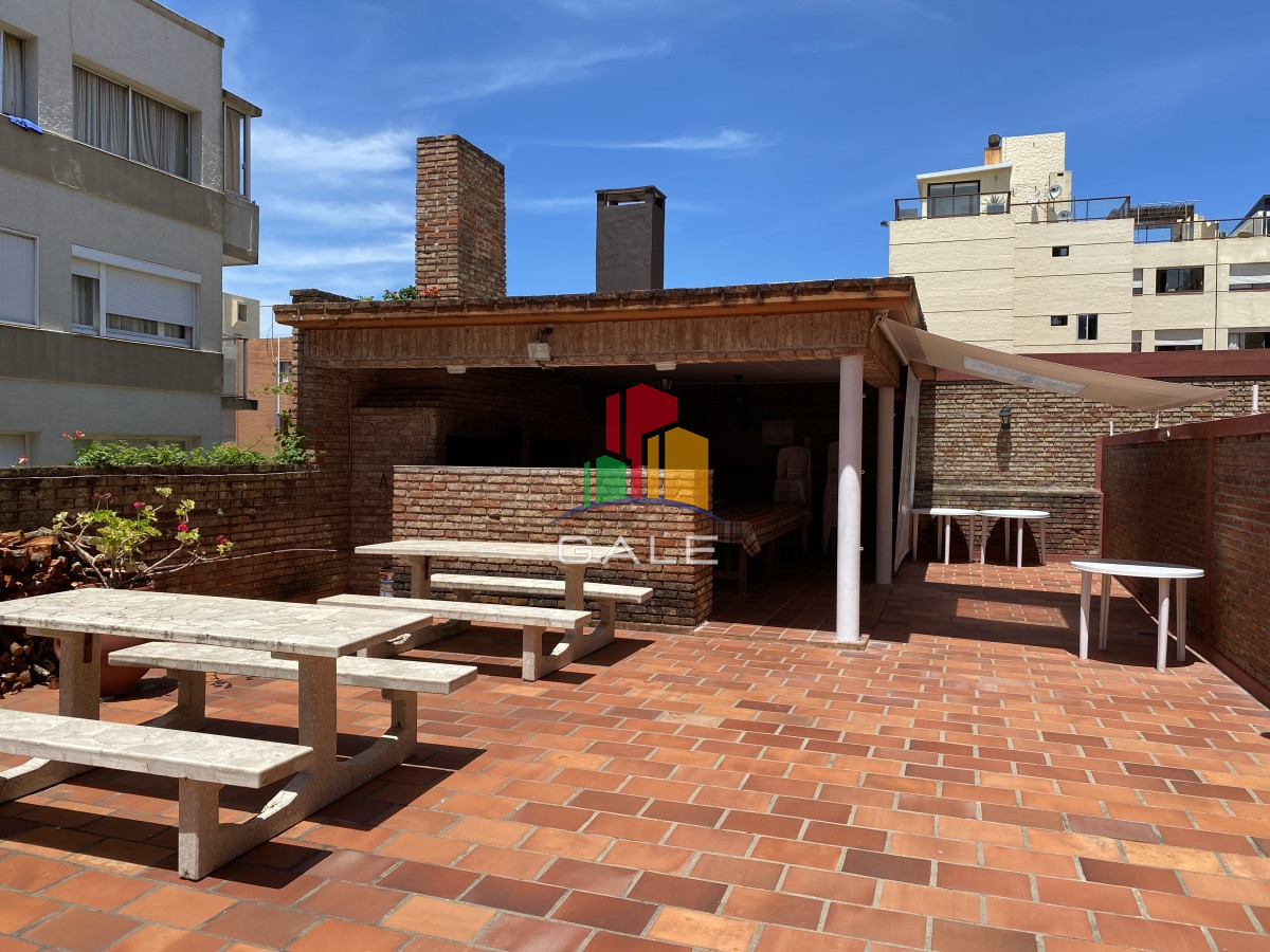 Apartamento ID.1780 - Hermoso apartamento estilo casita a una cuadra del mar.