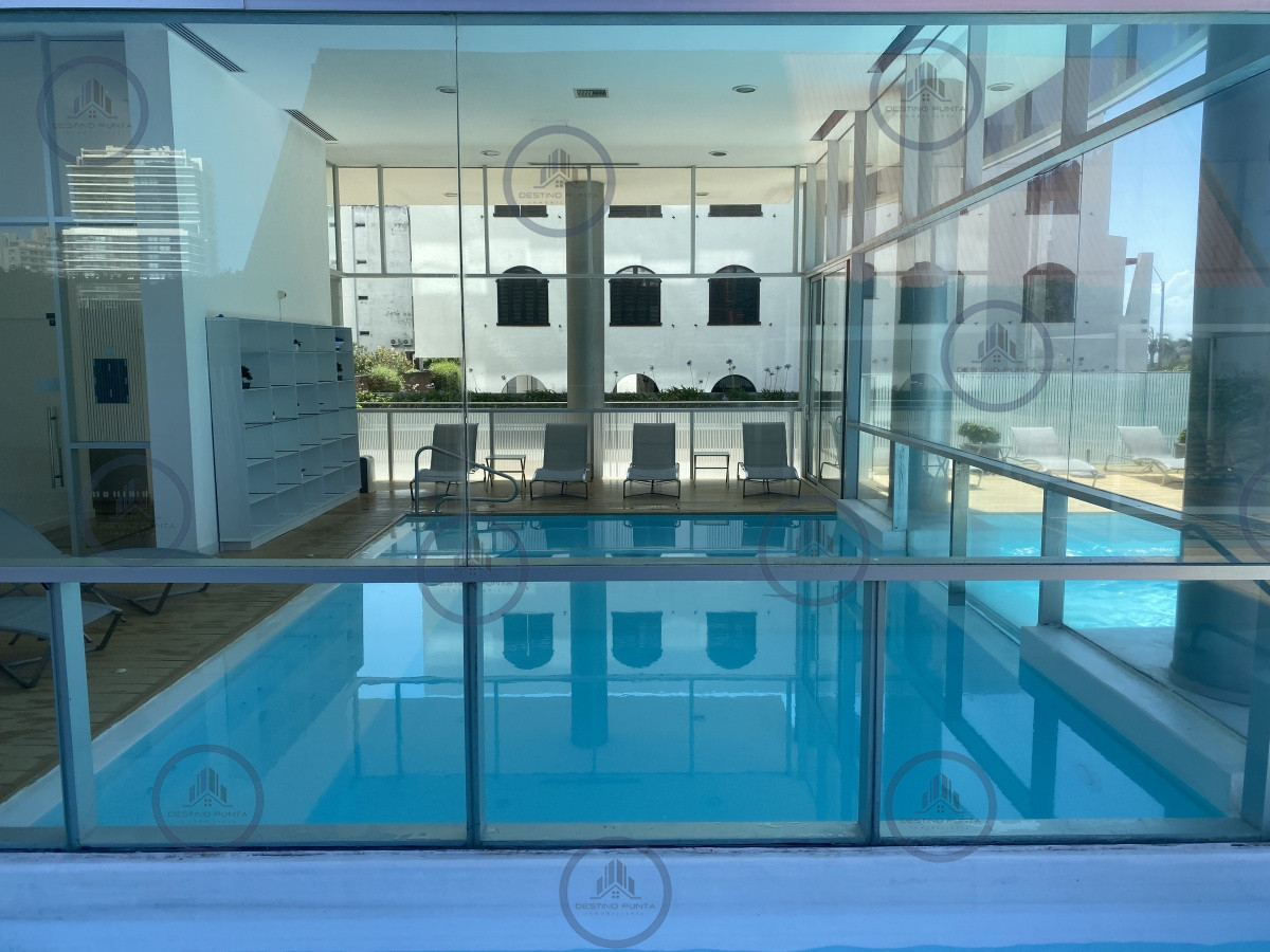 Hermoso Apartamento 2 dormitorios en playa Mansa Alquiler anual — fotografía 2