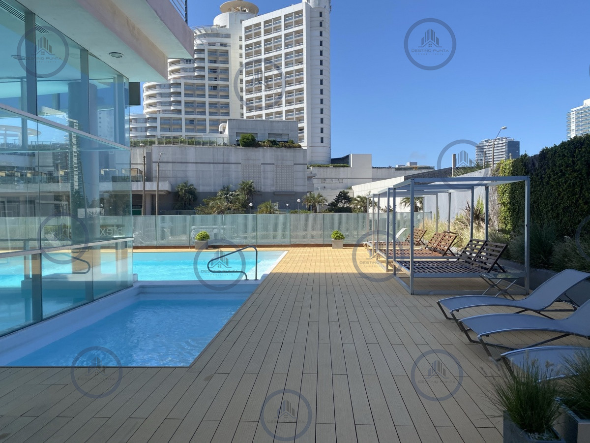 Hermoso Apartamento 2 dormitorios en playa Mansa Alquiler anual — fotografía 3