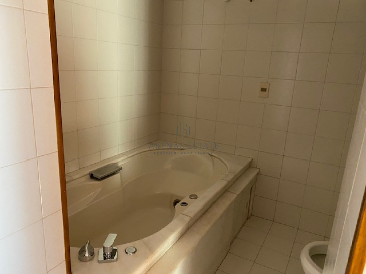 Casa ID.2898 - Espectacular casa en venta 