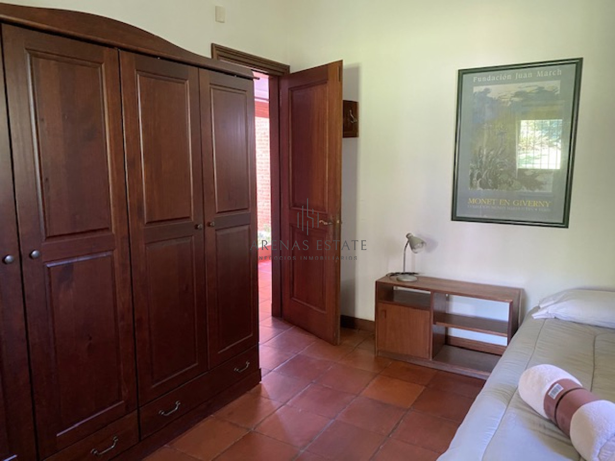 Casa ID.2898 - Espectacular casa en venta 