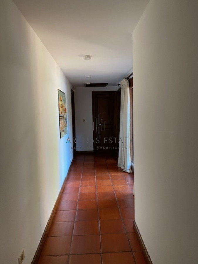 Casa ID.2898 - Espectacular casa en venta 