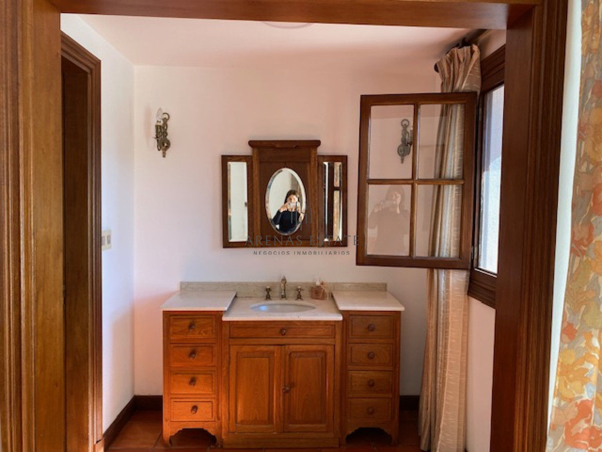 Casa ID.2898 - Espectacular casa en venta 