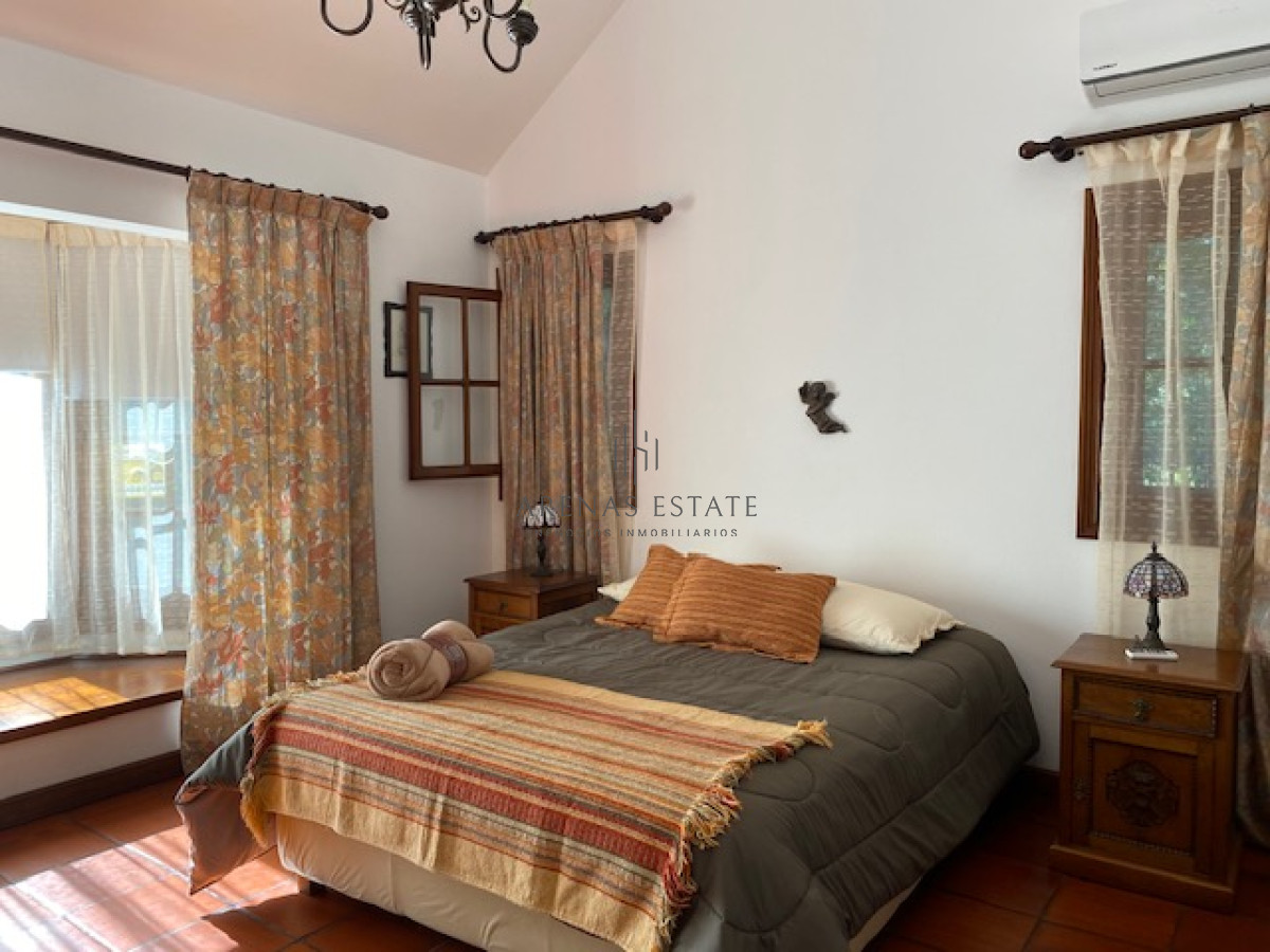 Casa ID.2898 - Espectacular casa en venta 