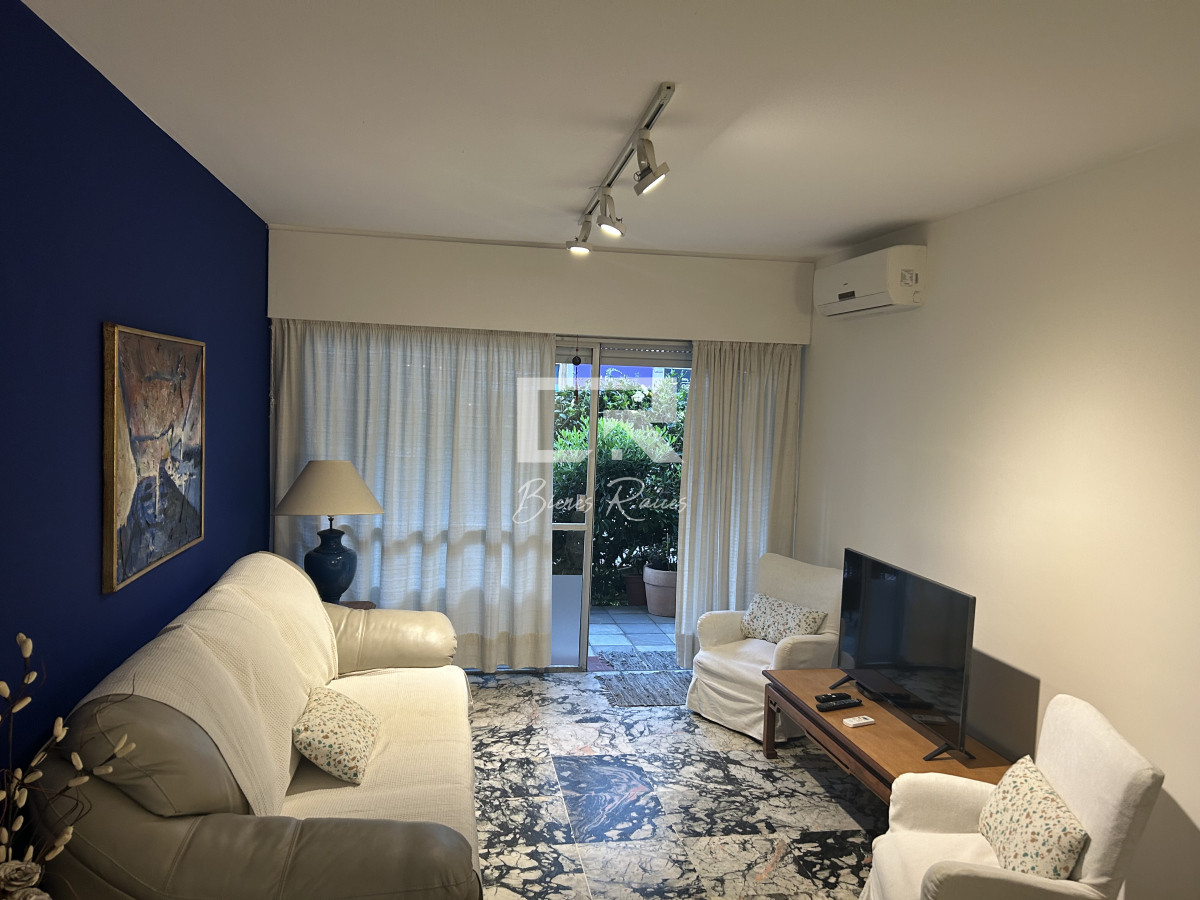 Apartamento ID.489 - Hermoso apartamento estilo casita a una cuadra del mar.