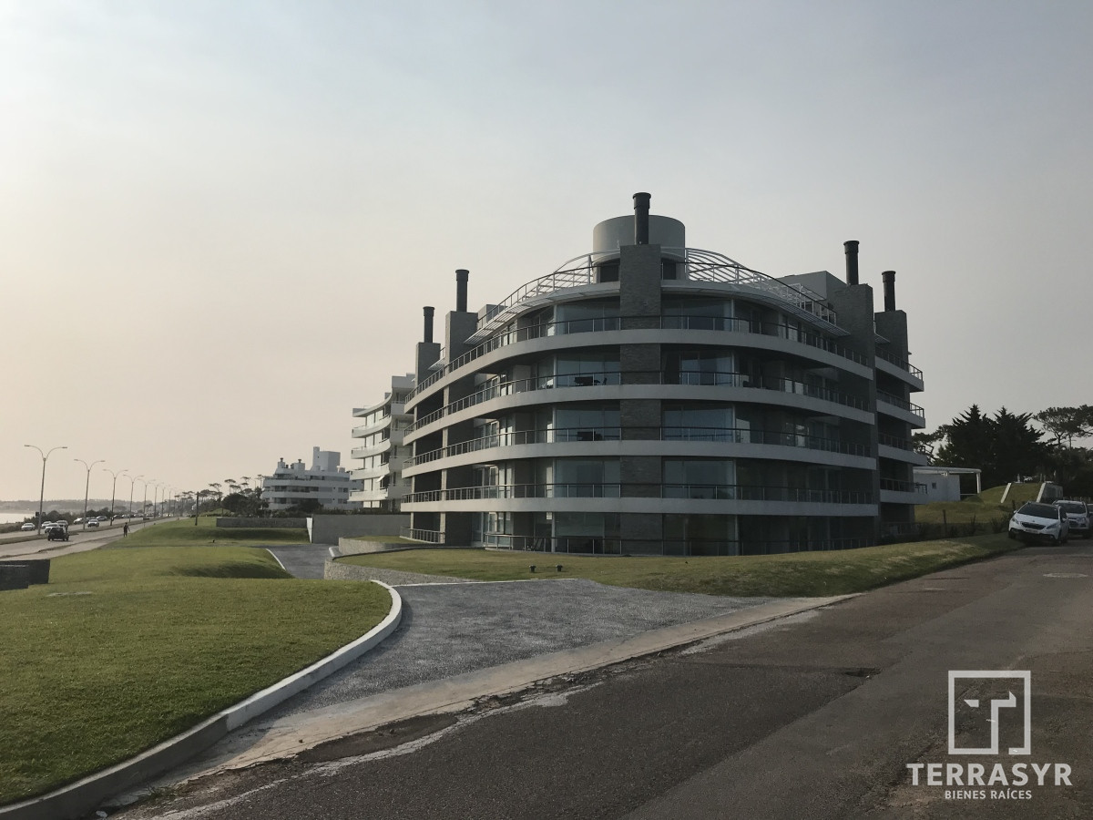 Apartamento ID.1363 - Apartamento tipo casita con parrillero propio