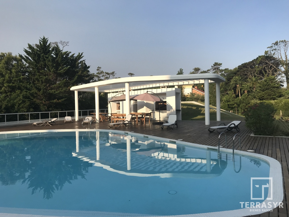 Apartamento ID.1363 - Apartamento tipo casita con parrillero propio
