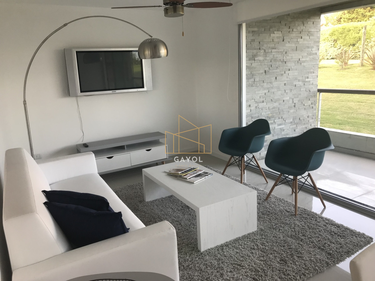 Apartamento ID.595 - Apartamento tipo casita con parrillero propio